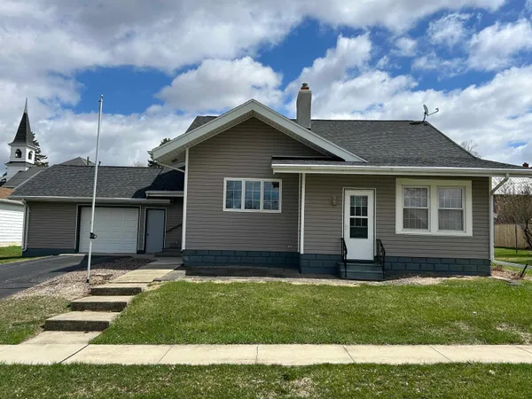 $165,900 | 311 North Stanton Street, Davis, IL 61019