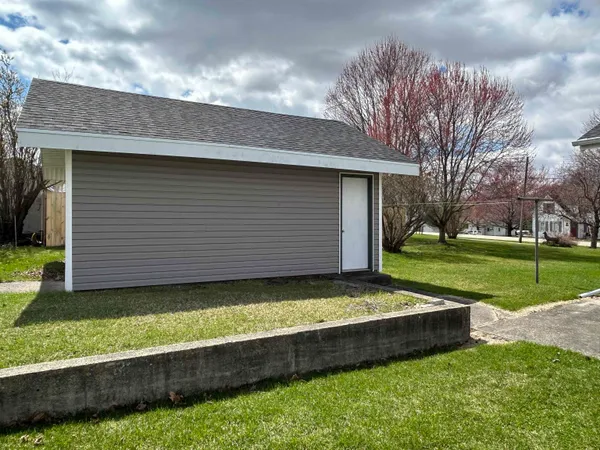 $165,900 | 311 North Stanton Street, Davis, IL 61019