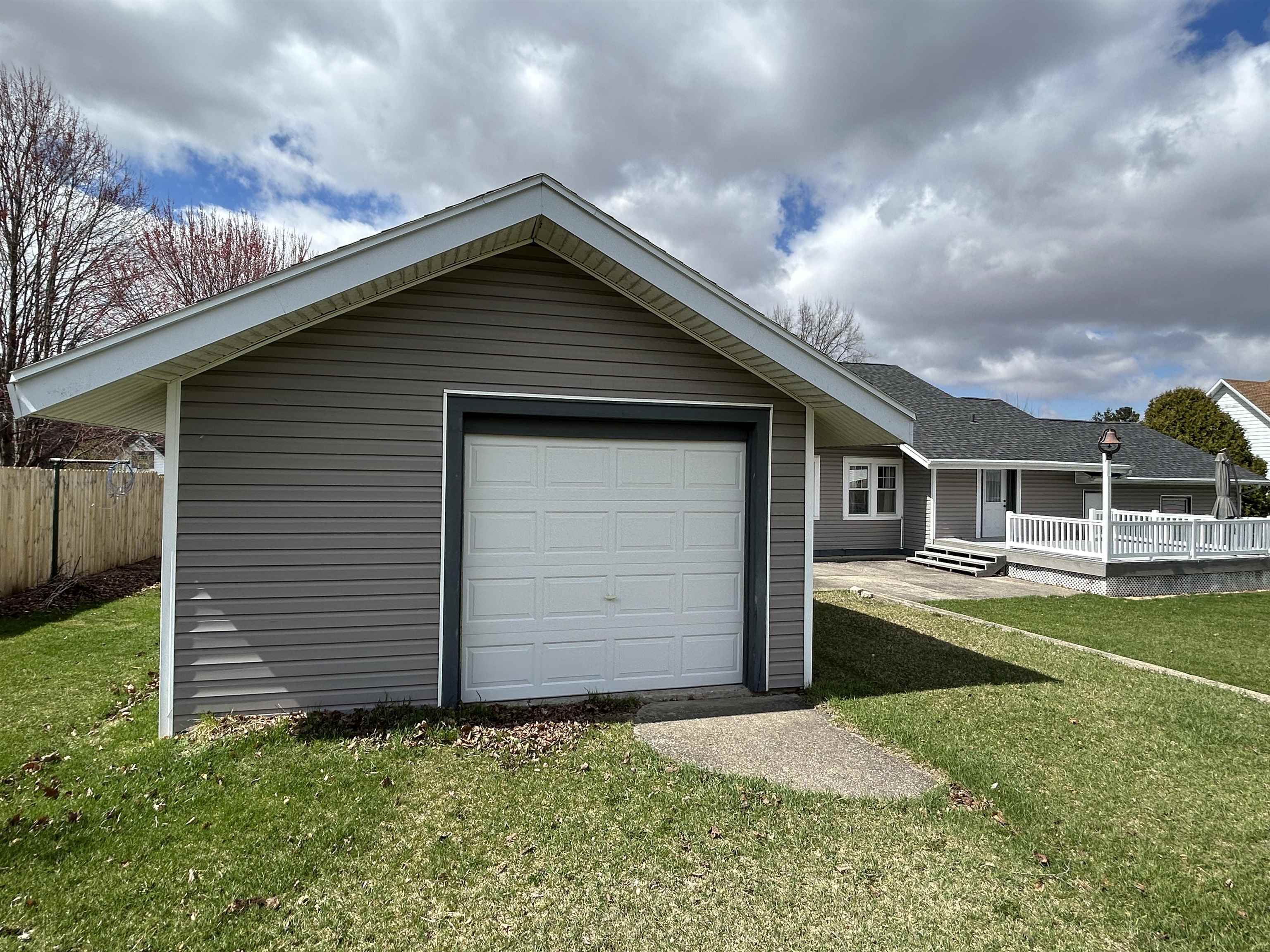 311 North Stanton Street Davis, IL 61019 - Photo 30 of 36