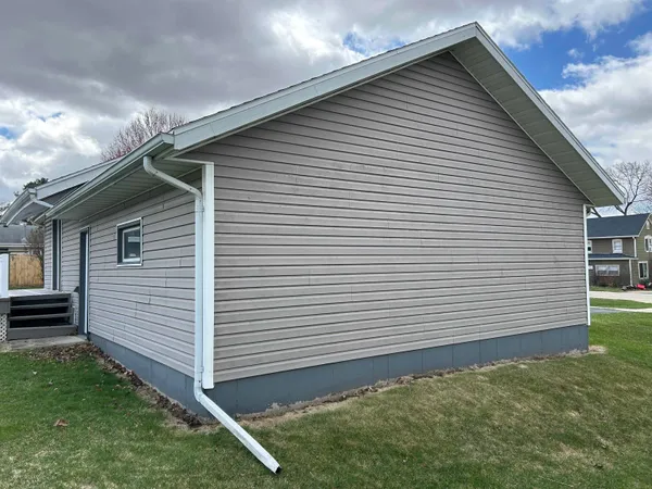 $165,900 | 311 North Stanton Street, Davis, IL 61019
