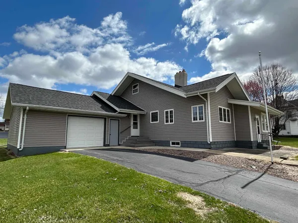 $165,900 | 311 North Stanton Street, Davis, IL 61019