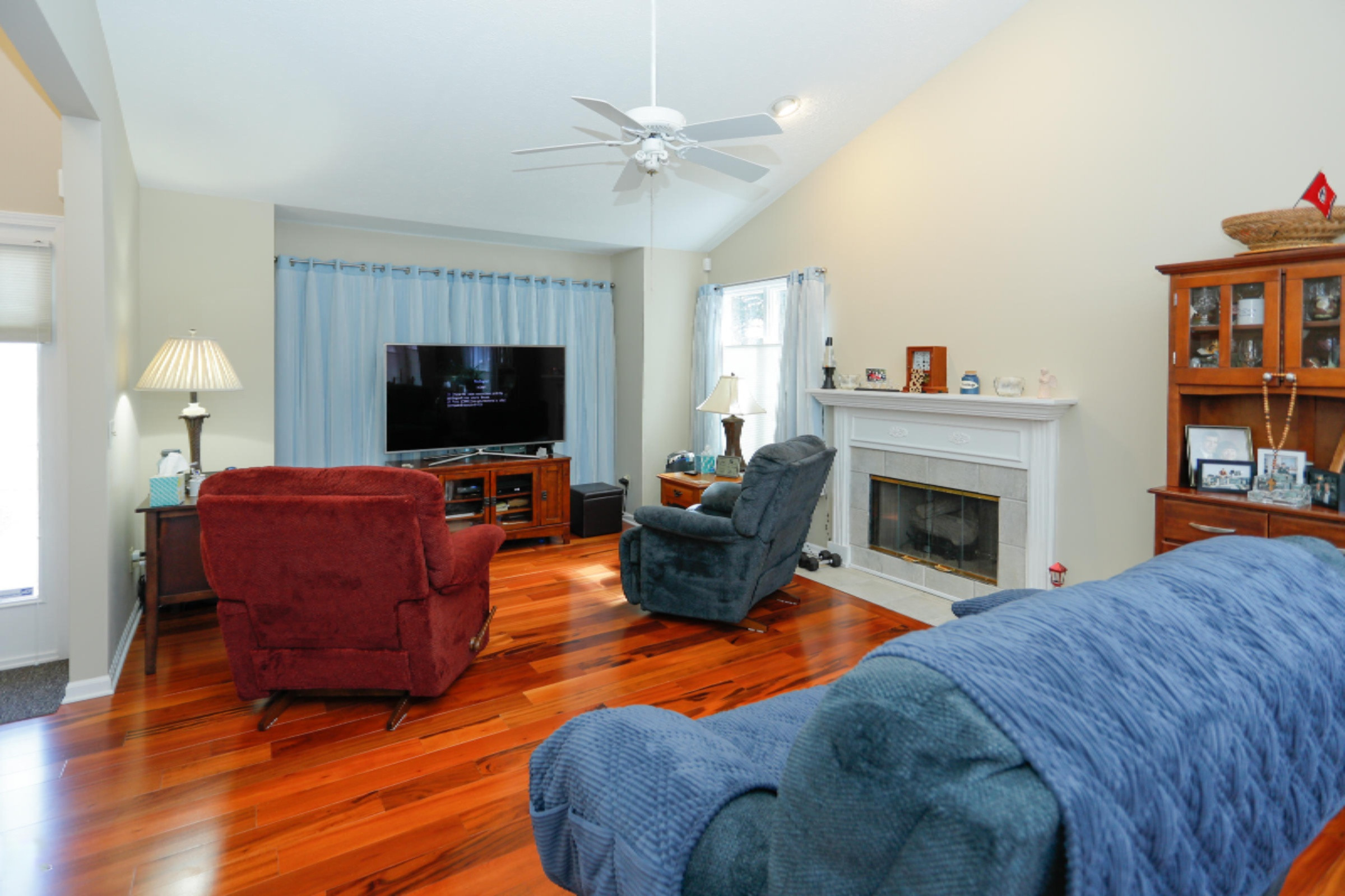 813 Stafford Road Kalamazoo, MI 49006 - Photo 3 of 34 813 Stafford-103