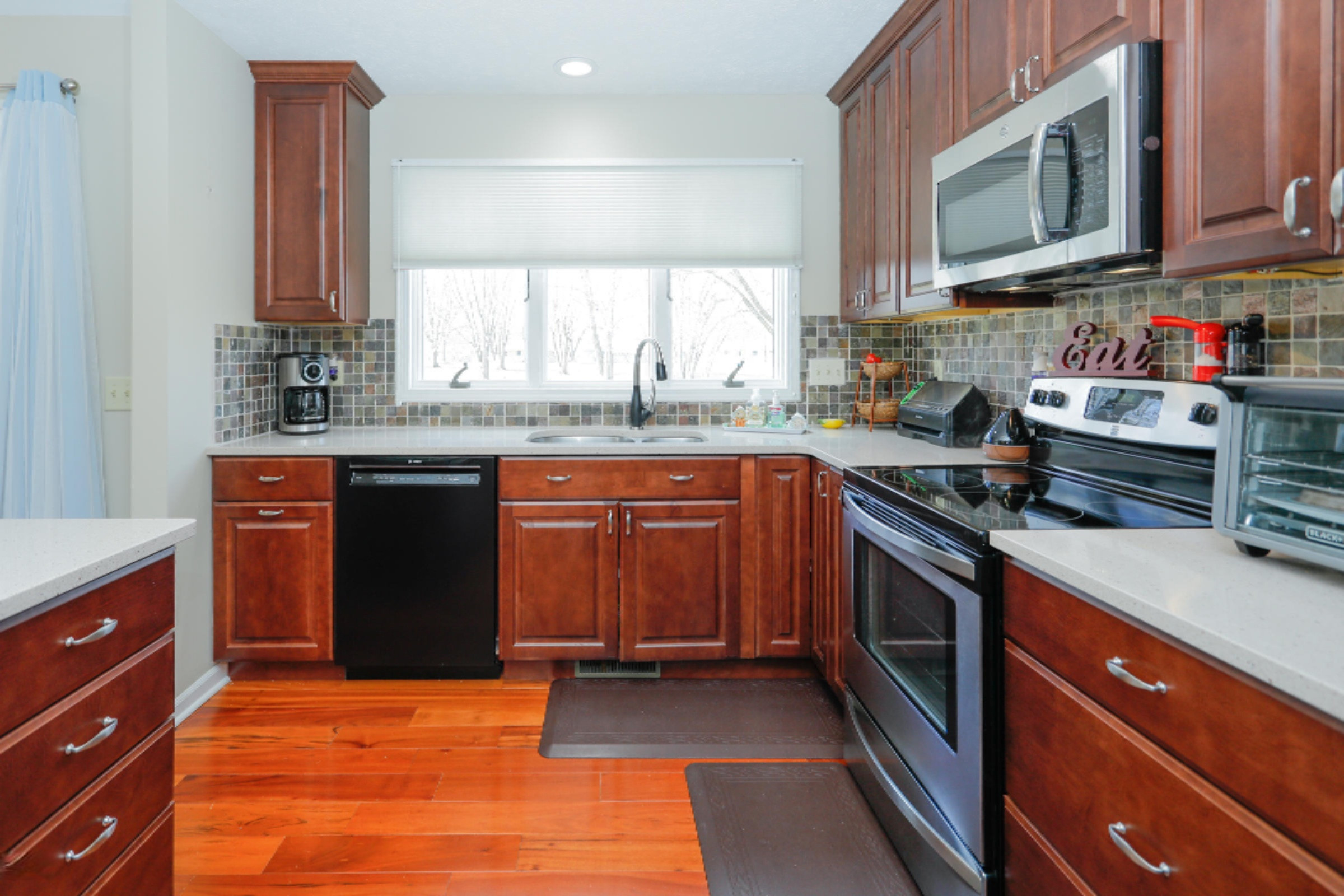813 Stafford Road Kalamazoo, MI 49006 - Photo 10 of 34 813 Stafford-110