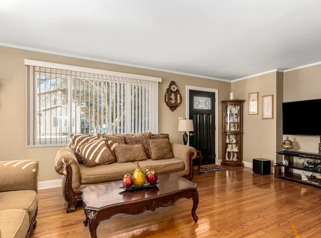 $259,900 | 230 South Reed Street, Joliet, IL 60436