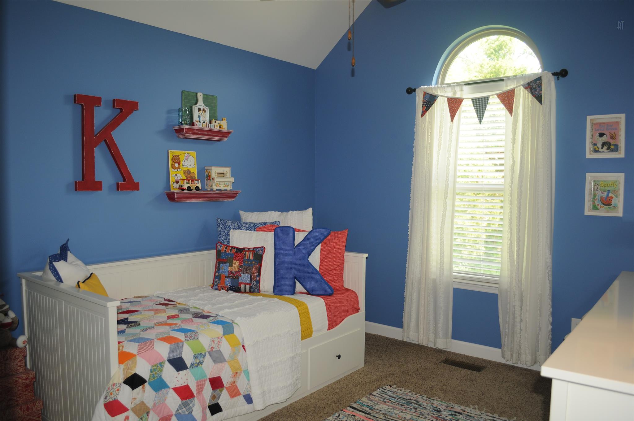 3946 C Hickory Ridge Road Lebanon, TN 37087 - Photo 8 of 16 a bedroom with a bed and a window