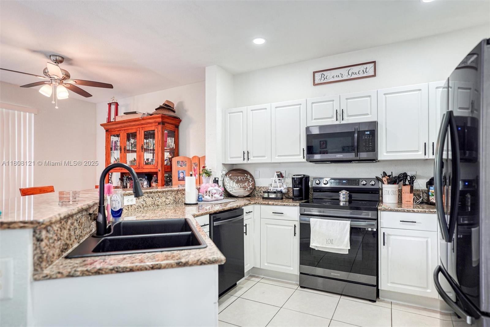 23558 Southwest 113 Passage Homestead, FL 33032 - Photo 3 of 27