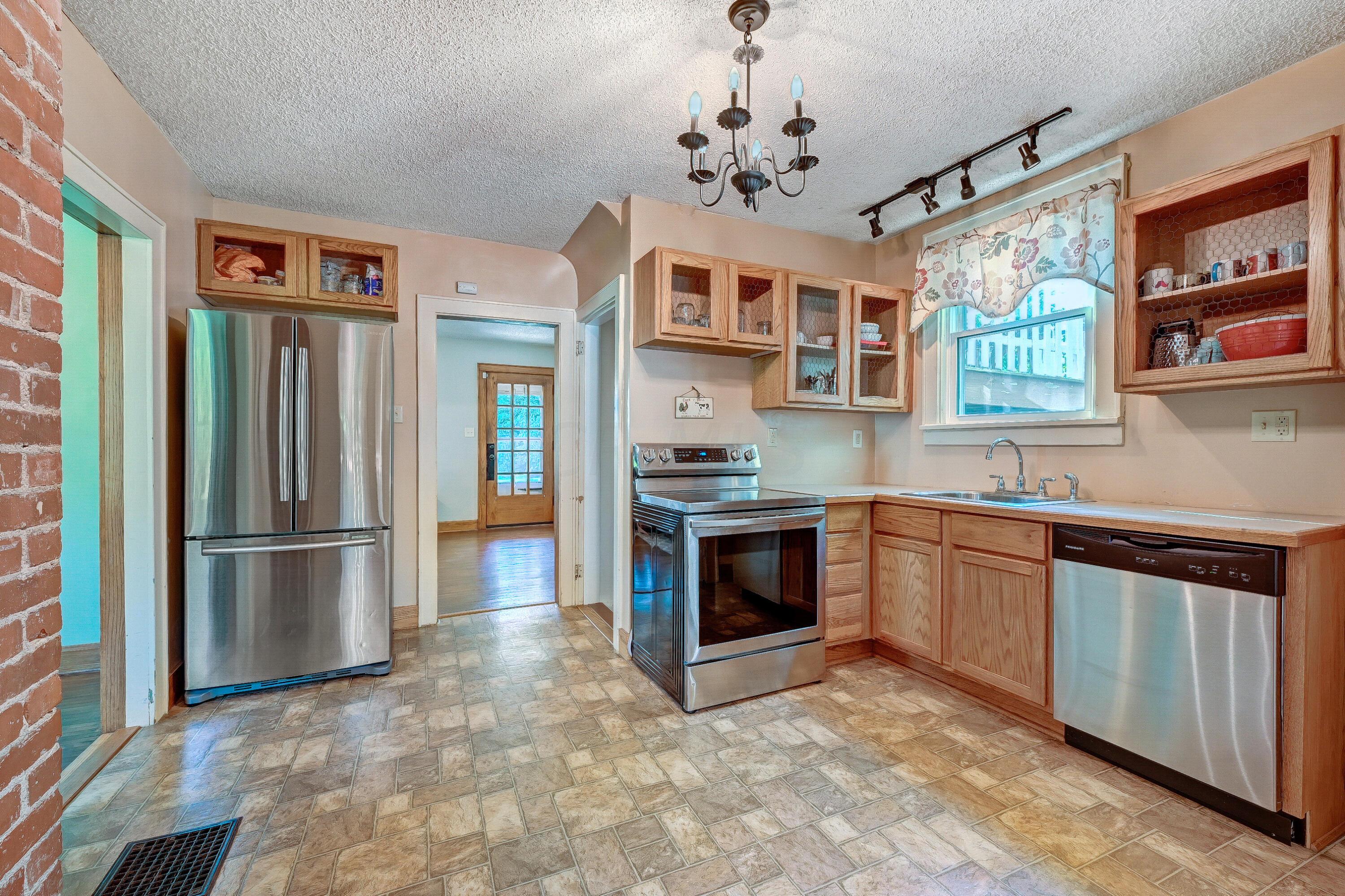 6576 Summit Road Southwest Pataskala, OH 43068 - Photo 14 of 37 Stainless Steel Appliances