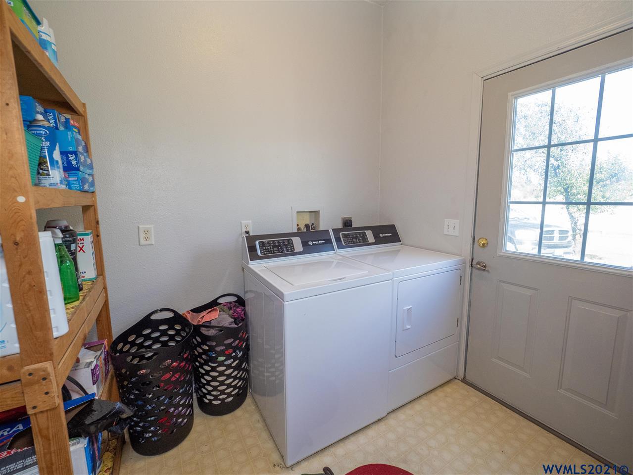 9755 Wells Landing Road Independence, OR 97351 - Photo 24 of 40