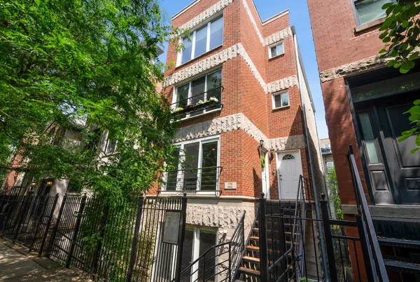 $700,000 | 1734 West Pierce Avenue, Unit 1, Chicago, IL 60622