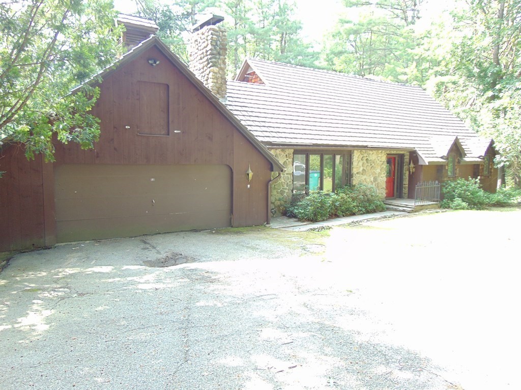 140 Fisher Road Fitchburg, MA 01420 - Photo 1 of 32 Gallery Image 1