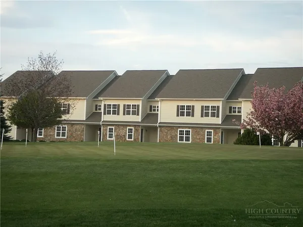 $350,000 | 40 Club Villa Drive, Unit 512, Thurmond, NC 28683