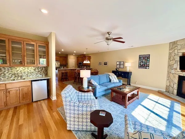 $350,000 | 40 Club Villa Drive, Unit 512, Thurmond, NC 28683