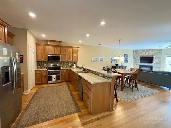 $350,000 | 40 Club Villa Drive, Unit 512, Thurmond, NC 28683