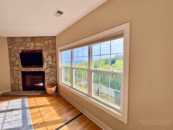 $350,000 | 40 Club Villa Drive, Unit 512, Thurmond, NC 28683
