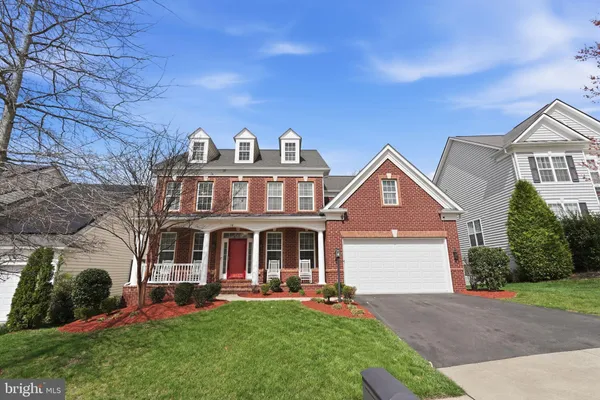 front view of house with a yard