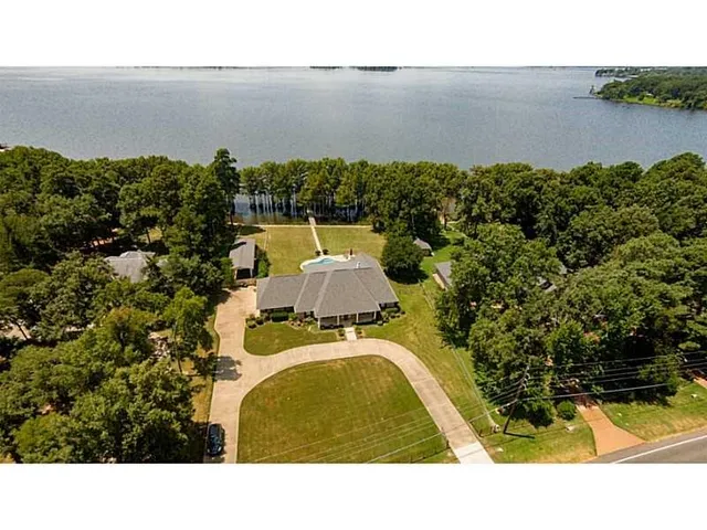 $849,900 | 6499 North Lakeshore Drive, Shreveport, LA 71107