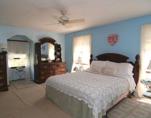 26 Crestwood Road North Reading, MA 01864 - Photo 12 of 15 Gallery Image 12