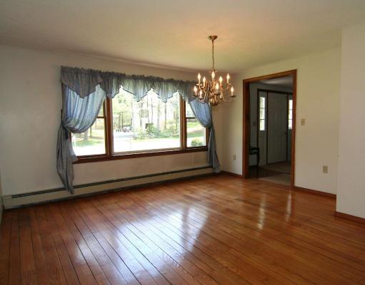 26 Crestwood Road North Reading, MA 01864 - Photo 6 of 15 Gallery Image 6