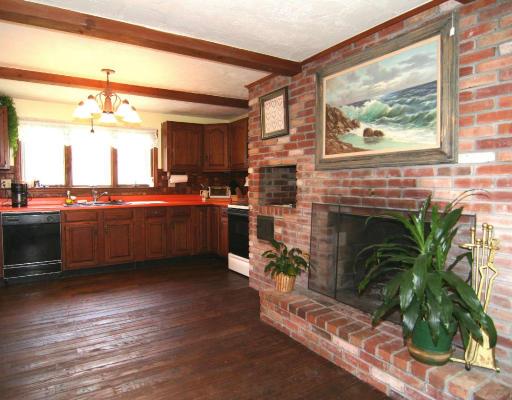 26 Crestwood Road North Reading, MA 01864 - Photo 8 of 15 Gallery Image 8