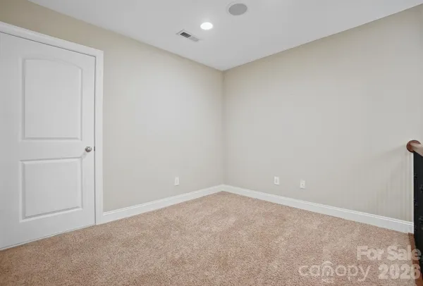 a view of empty room with window