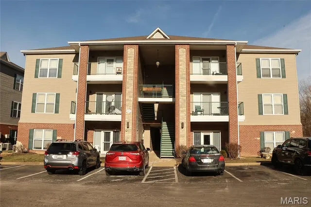 $195,000 | 885 Forest Avenue, Unit 303, Valley Park, MO 63088