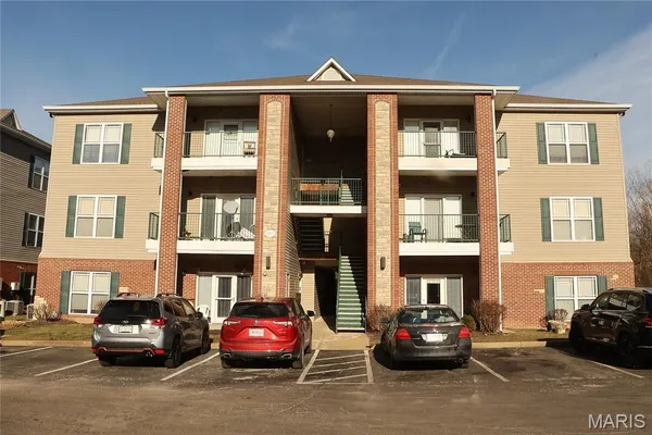 $189,900 | 885 Forest Avenue, Unit 303, Valley Park, MO 63088