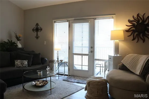 $189,900 | 885 Forest Avenue, Unit 303, Valley Park, MO 63088