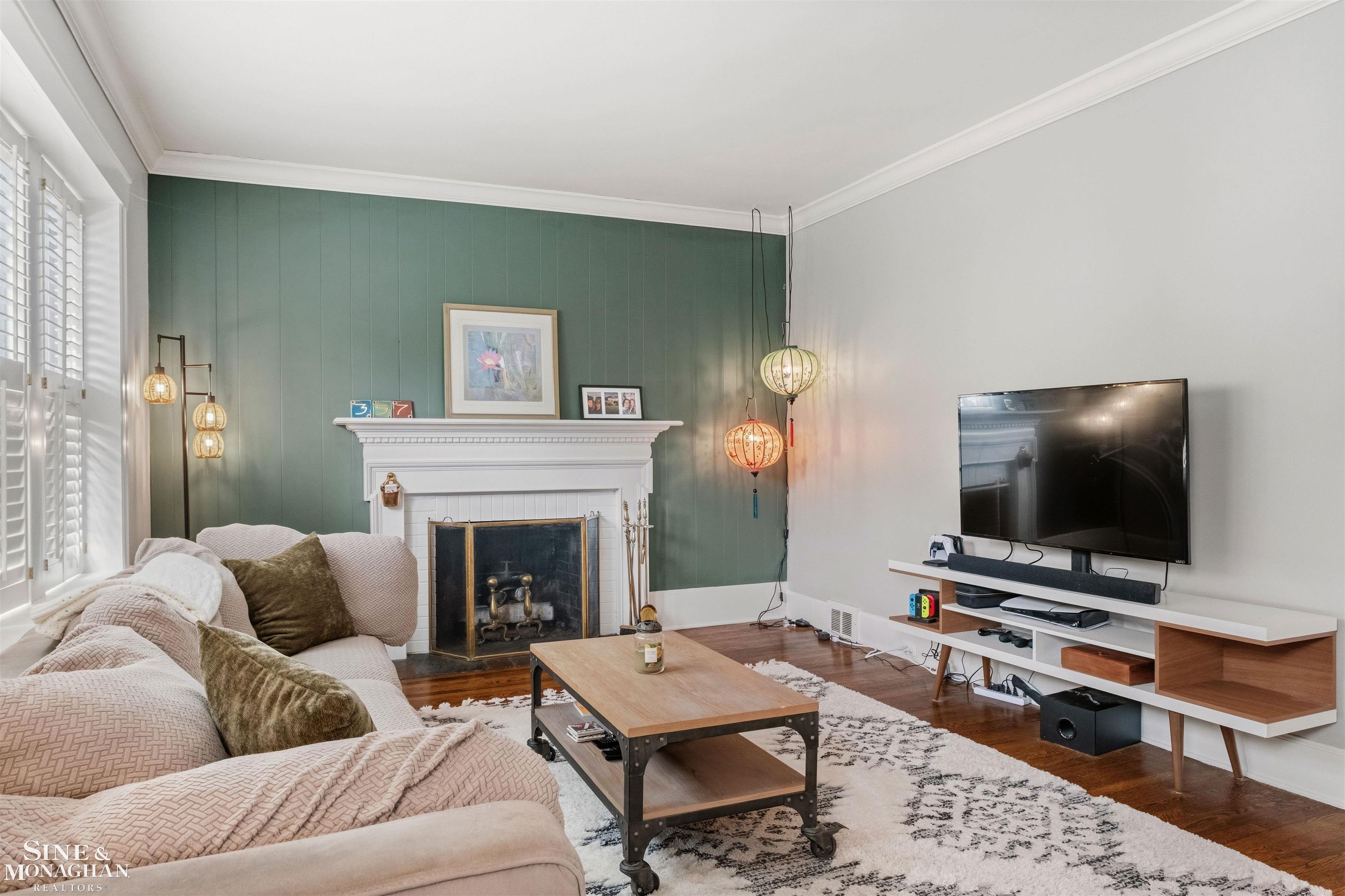 357 Roosevelt Place Grosse Pointe, MI 48230 - Photo 8 of 52
