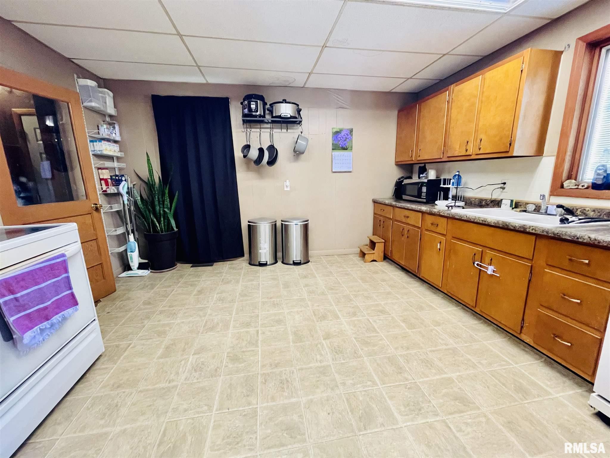 403 Southwest 4th Street Aledo, IL 61231 - Photo 5 of 14 Gallery Image 5