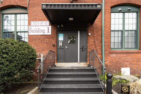 $309,900 | 1117 Douglas Avenue, Unit 103, North Providence, RI 02904