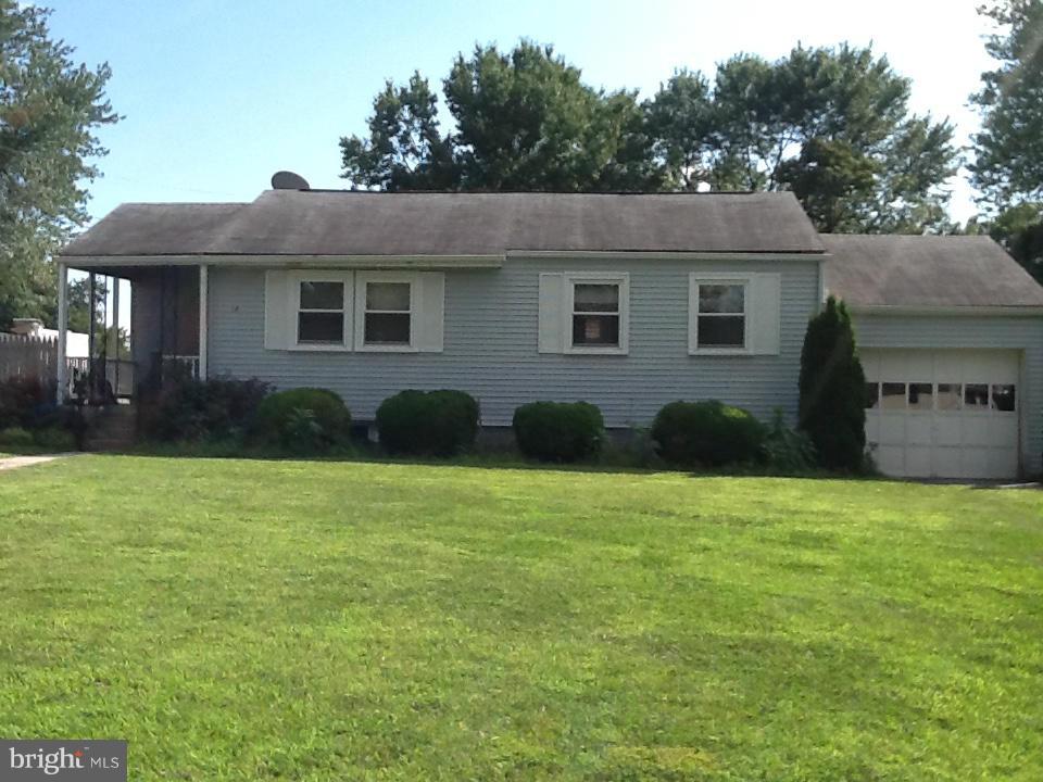 18 Mills Road Gaithersburg, MD 20877 - Photo 1 of 11 Exterior (Front)