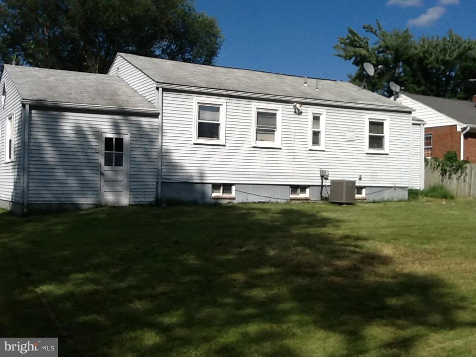 18 Mills Road Gaithersburg, MD 20877 - Photo 3 of 11 Exterior (Rear)