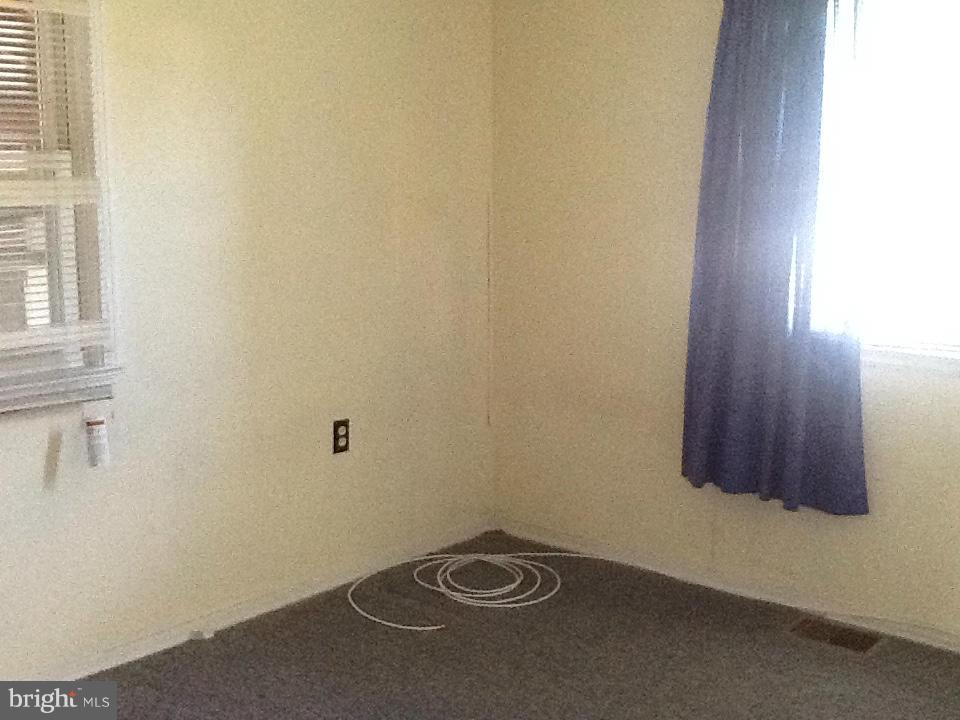 18 Mills Road Gaithersburg, MD 20877 - Photo 10 of 11 Bedroom