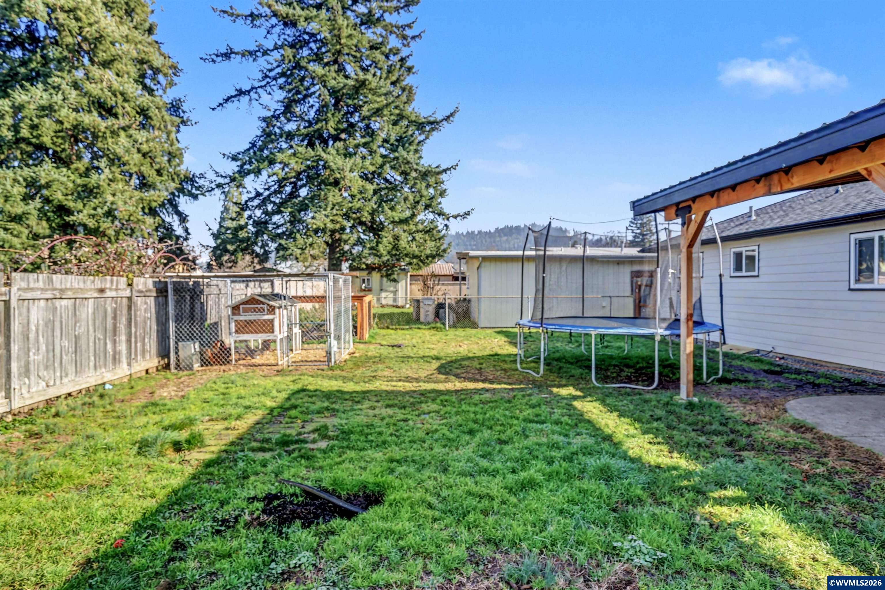 335 Berry Street Lebanon, OR 97355 - Photo 29 of 31 Gallery Image 29