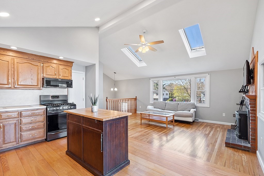 8 Haskell Road Pepperell, MA 01463 - Photo 13 of 41