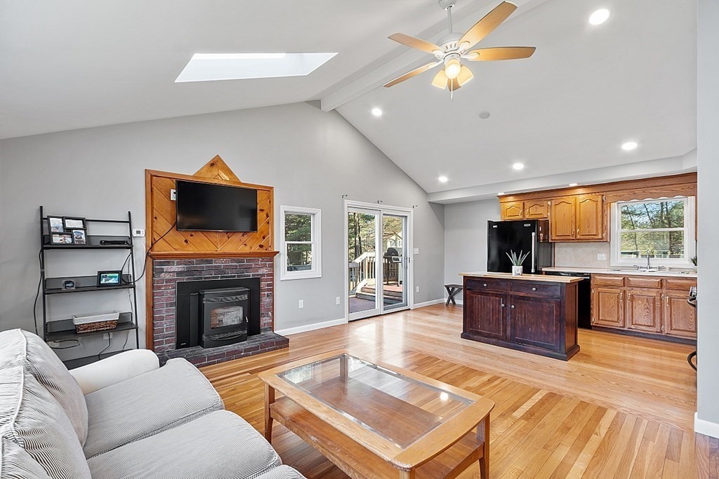 8 Haskell Road Pepperell, MA 01463 - Photo 19 of 41