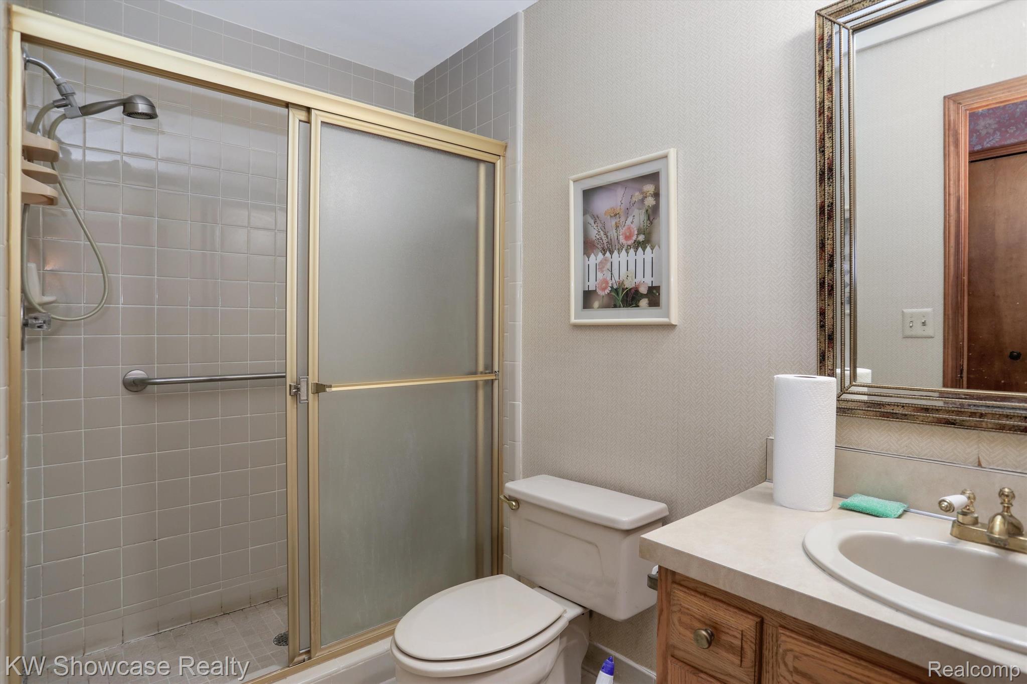 882 GreenView Court Rochester, MI 48307 - Photo 15 of 44