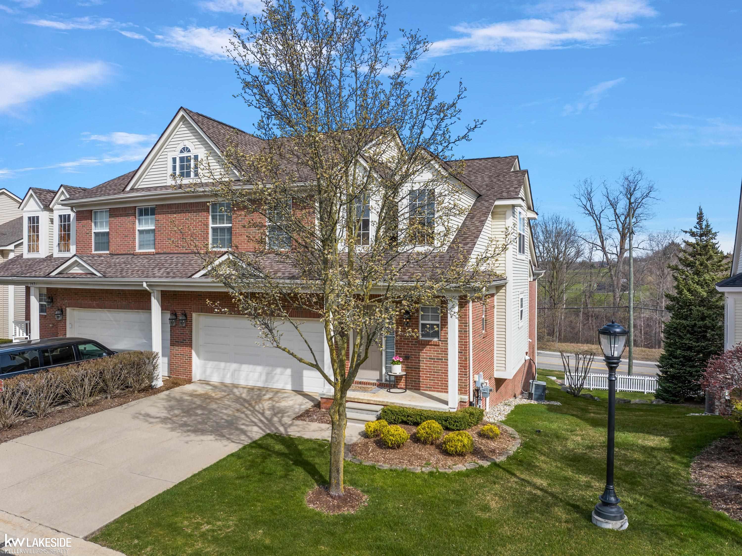 747 East Bluff Court Rochester, MI 48306 - Photo 69 of 79 50138673-d8c14f11-ba89-4b8f-ac70-31227dfe6f01.JPG