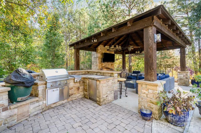 $1,800,000 | 208 Pumpkin Seed Court, Matthews, NC 28104