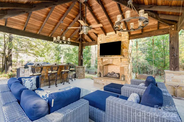 $1,800,000 | 208 Pumpkin Seed Court, Matthews, NC 28104