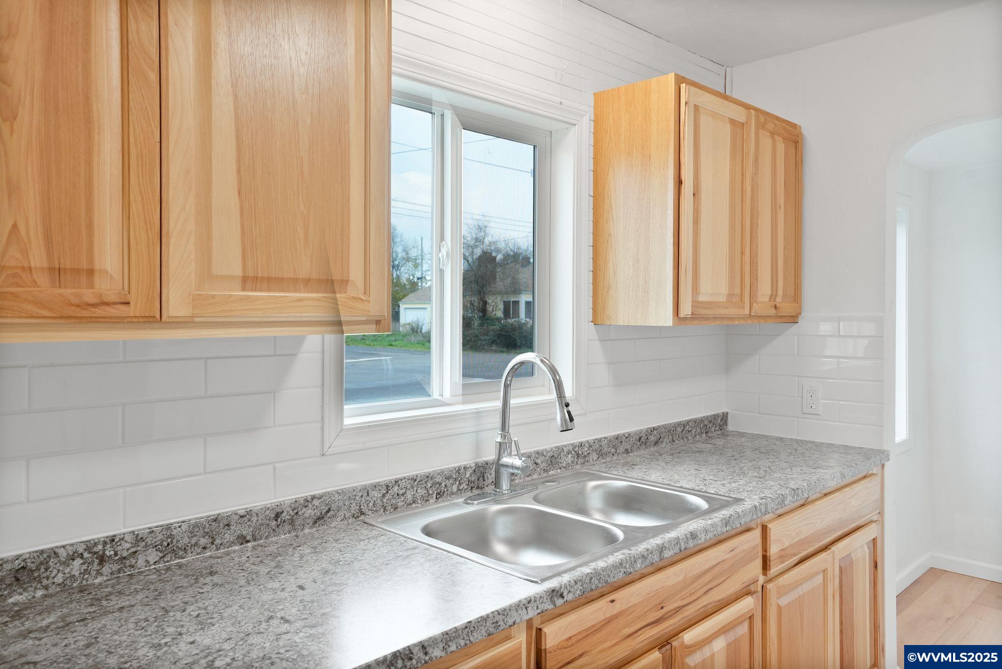 1405 Southwest Calapooia Street Albany, OR 97321 - Photo 18 of 33