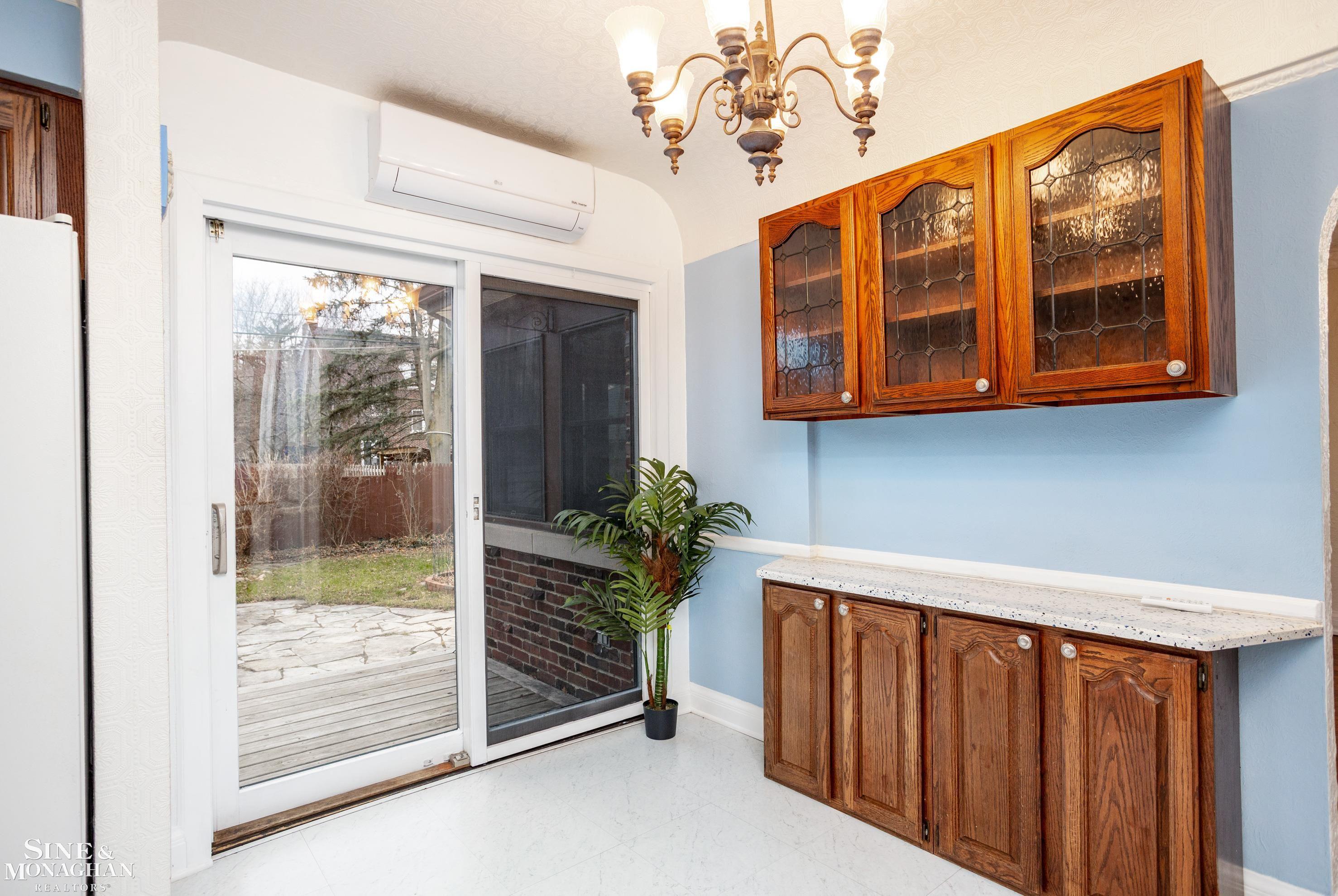 1231 Bishop Road Grosse Pointe Park, MI 48230 - Photo 13 of 54