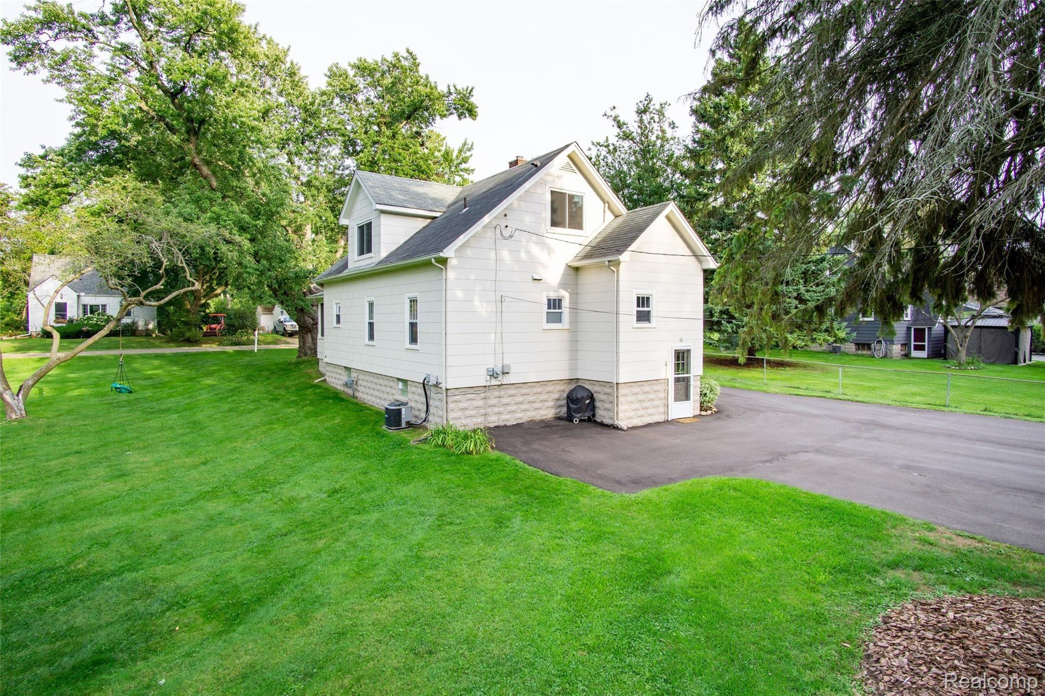 2866 Midvale Drive Rochester, MI 48309 - Photo 26 of 36 2866-Midvale-Dr (30).jpg