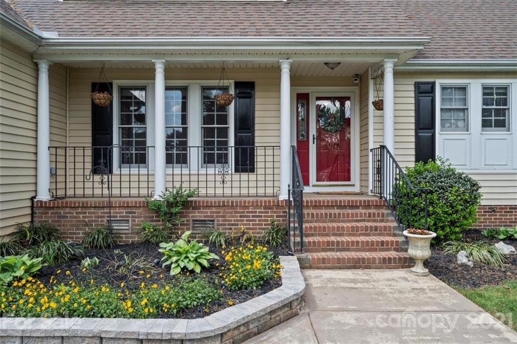 1915 Hempstead Road Rock Hill, SC 29732 - Photo 3 of 48 Gallery Image 3