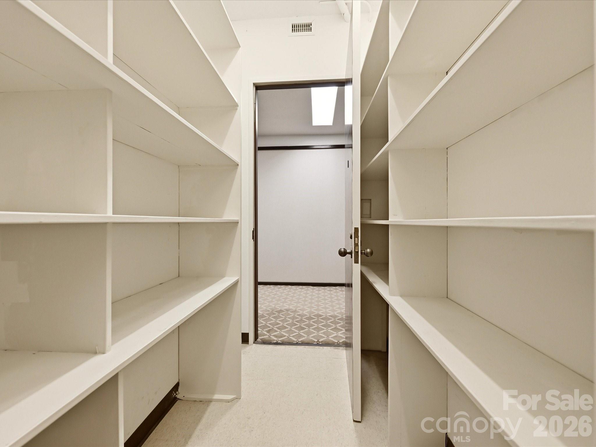 806 Cherokee Road Charlotte, NC 28207 - Photo 42 of 48 Gallery Image 42