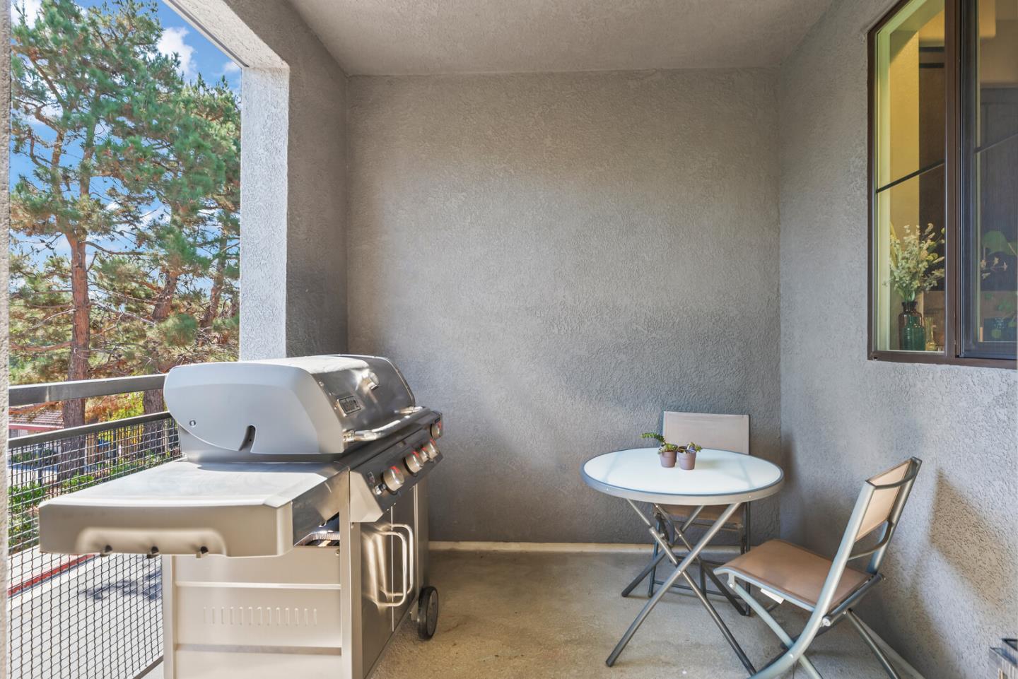 202 Malley Way Campbell, CA 95008 - Photo 27 of 29 a view of a room with a table and chairs