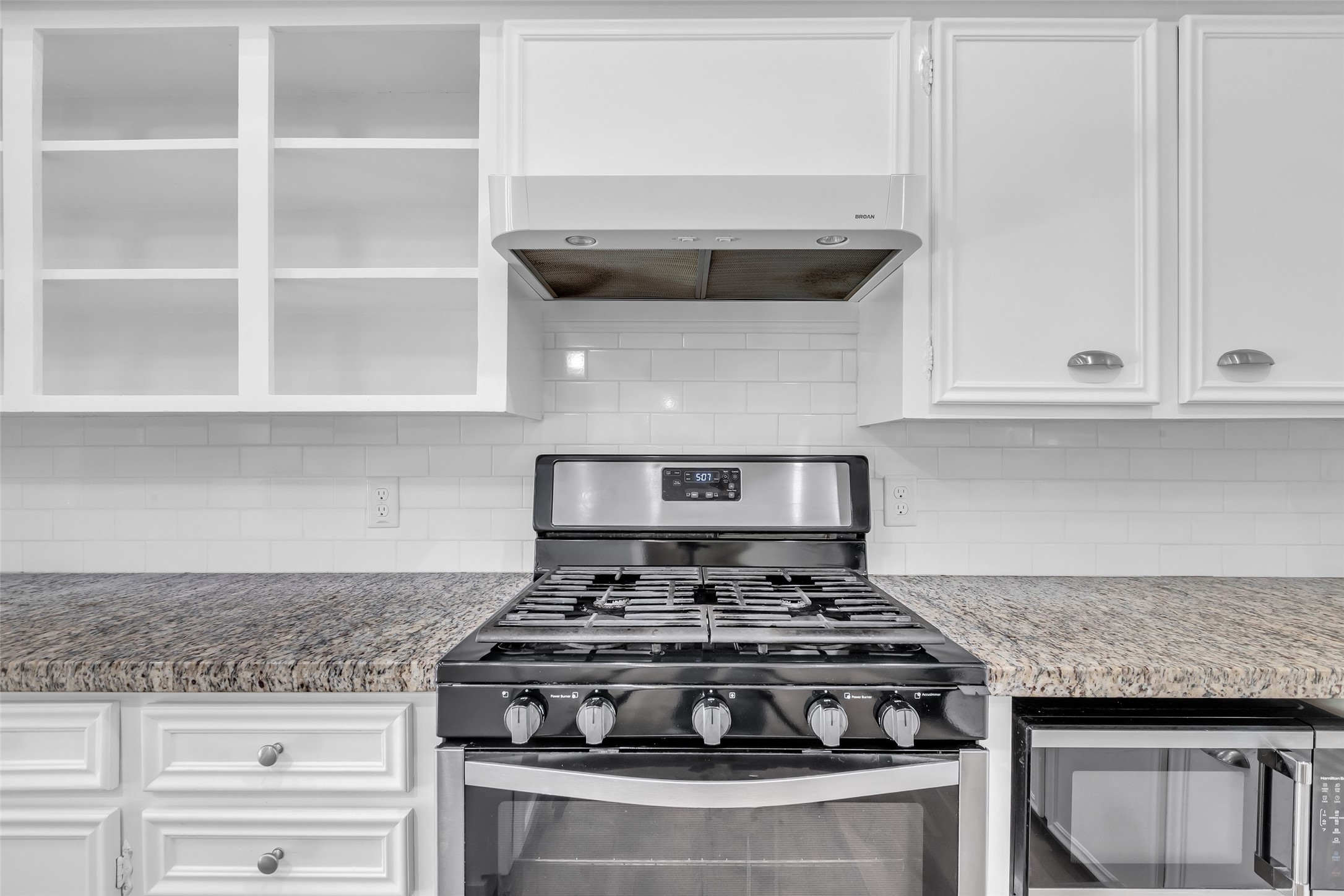 254 Point Clear Drive Conroe, TX 77304 - Photo 15 of 37