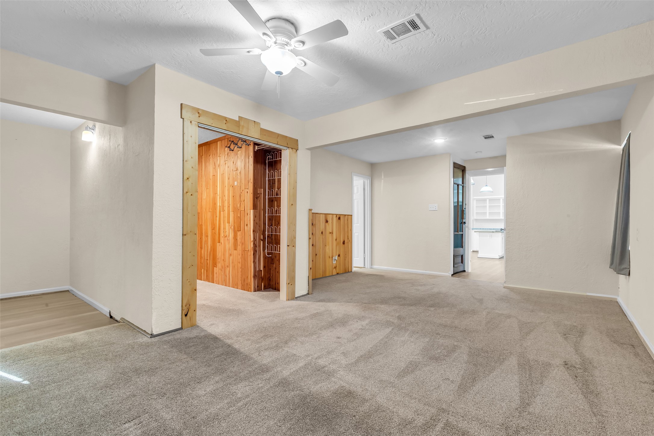 254 Point Clear Drive Conroe, TX 77304 - Photo 17 of 37