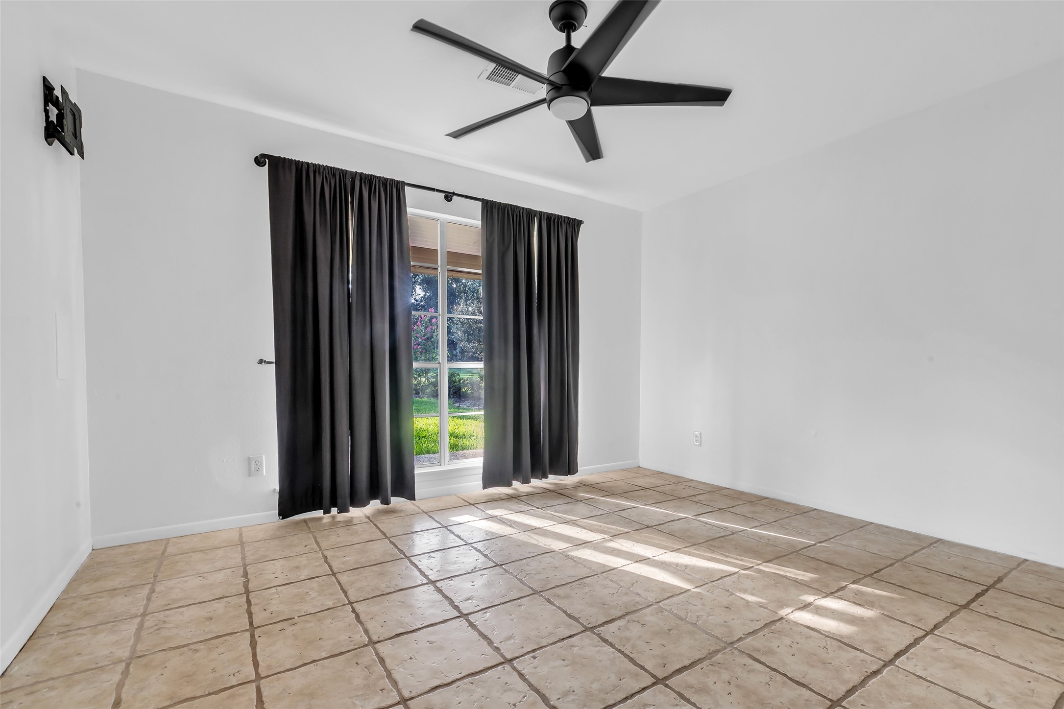 254 Point Clear Drive Conroe, TX 77304 - Photo 22 of 37