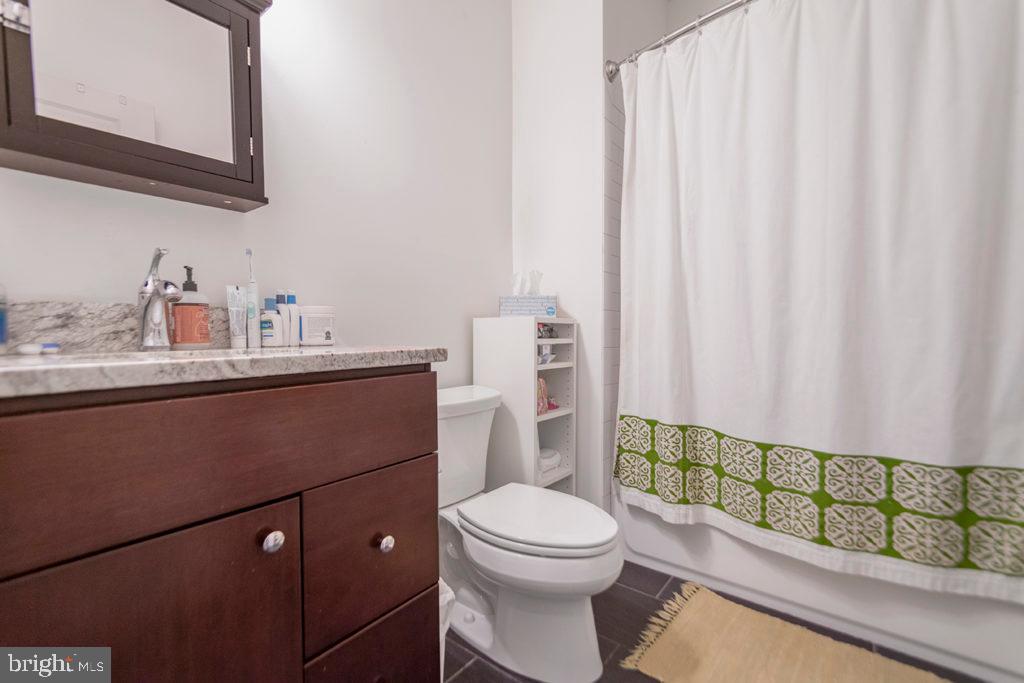427 Monroe Street, Unit 404 Philadelphia, PA 19147 - Photo 6 of 10